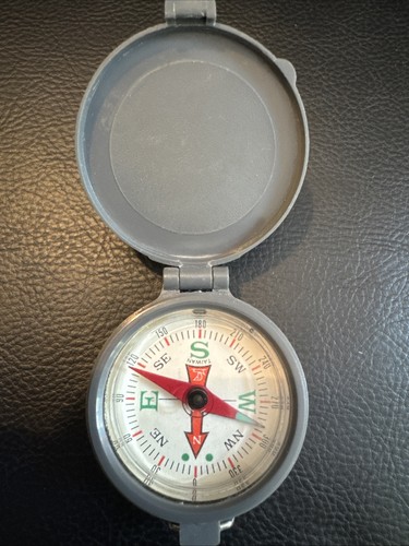 Vintage taiwan pocket compass - taiwan,