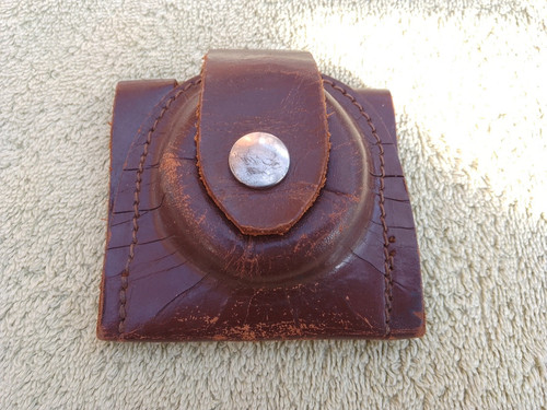 Vintage brown leather compass - brown,