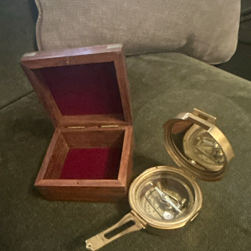 Brass pocket compass wooden - brass,