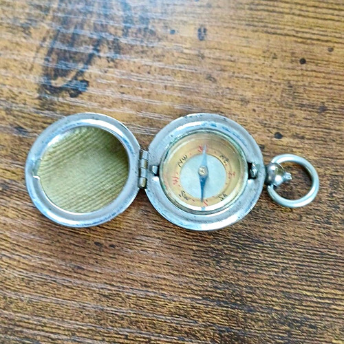 Vintage metal pocket - metal,
